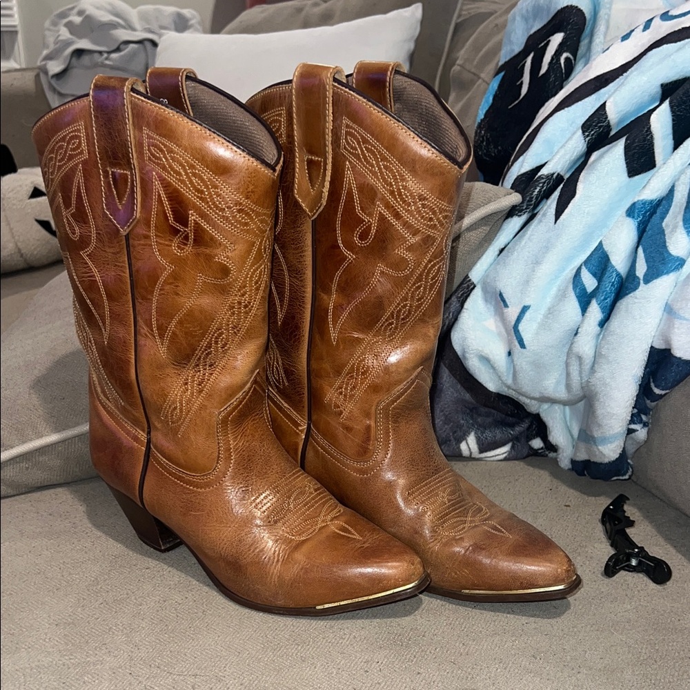 Women’s Brown Leather Western Heeled Boots - Classic Cowboy Style